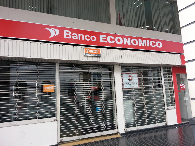 Fachada en Banco Econ mico Hashplace